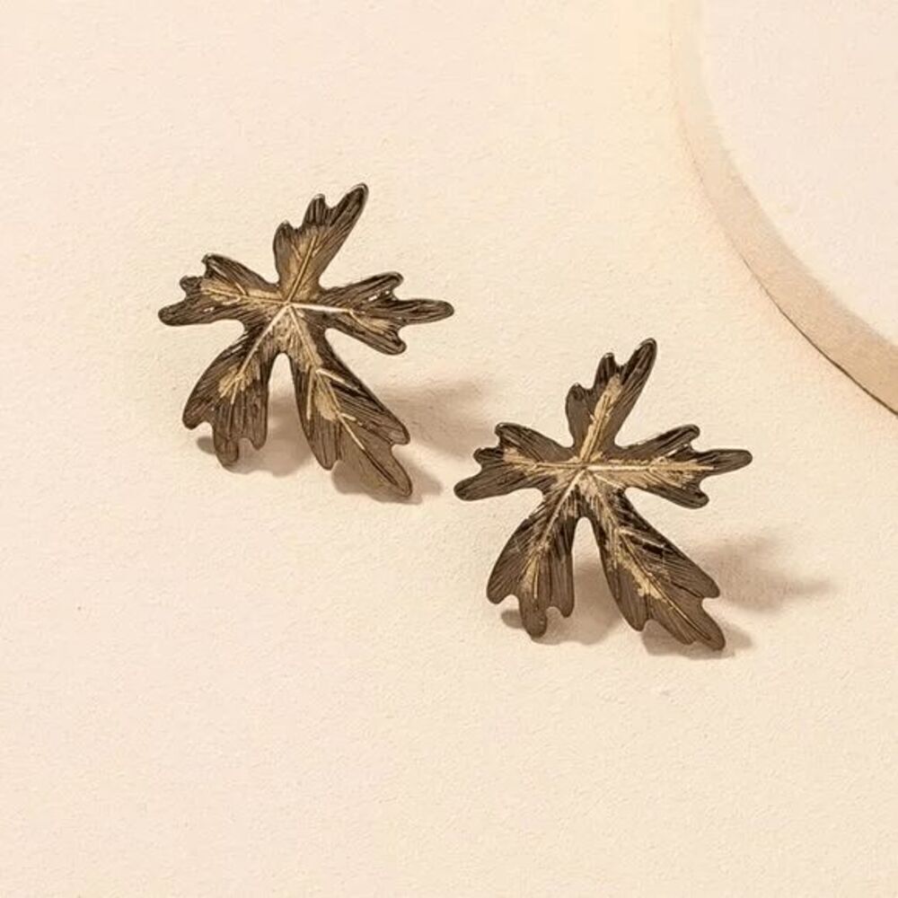 Ladies Brown Fall Leaf Earrings